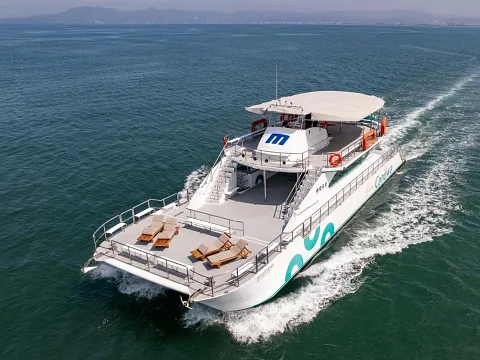 Catamaran 90 — large event catamaran available for private charter