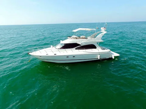 Cruiser 50 — motor yacht available for private charter