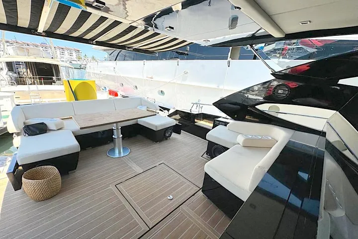 Deck lounge aboard the Rio 58